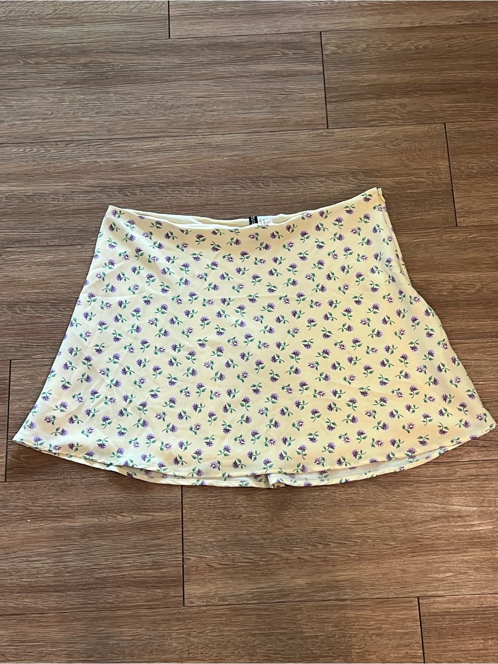H&M Cream A-Line Skirt with Purple Floral Print